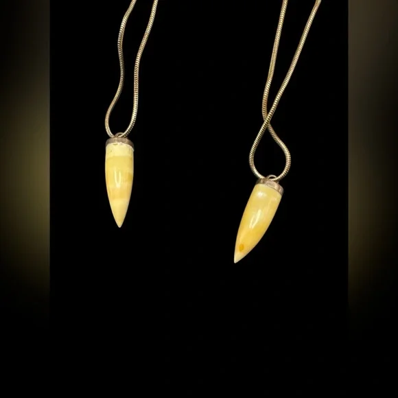 Vintage 9K Yellow Gold Capped Raj Dynasty Tooth Necklace 18”